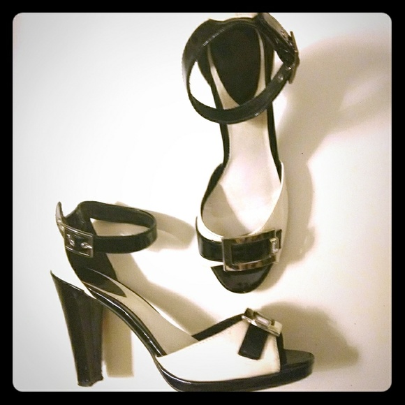 Pierre Dumas Shoes - Pierre Dumas  patent leather sandal